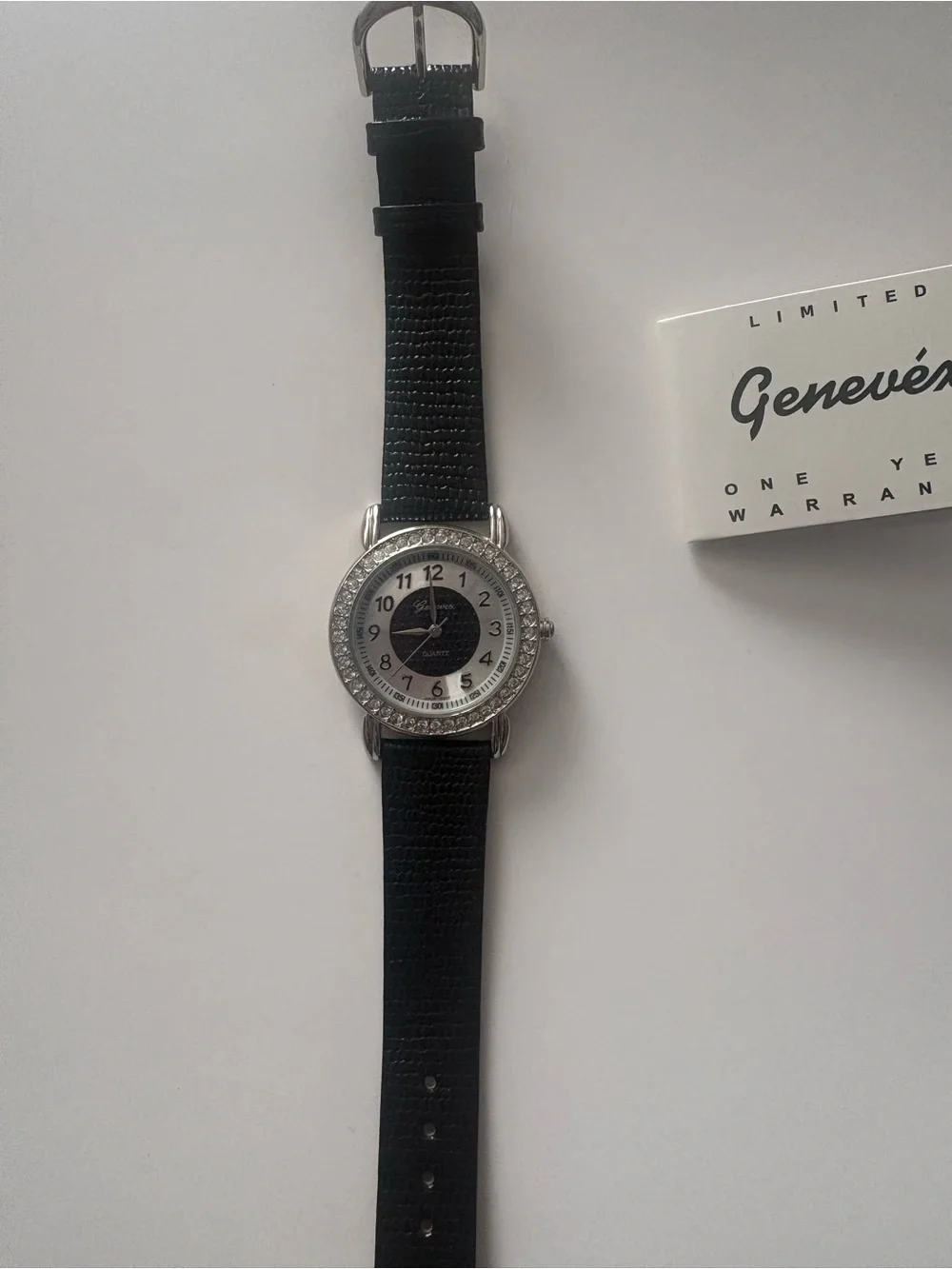 Vintage Genevex stainless steel with back rase metal watch NWOT